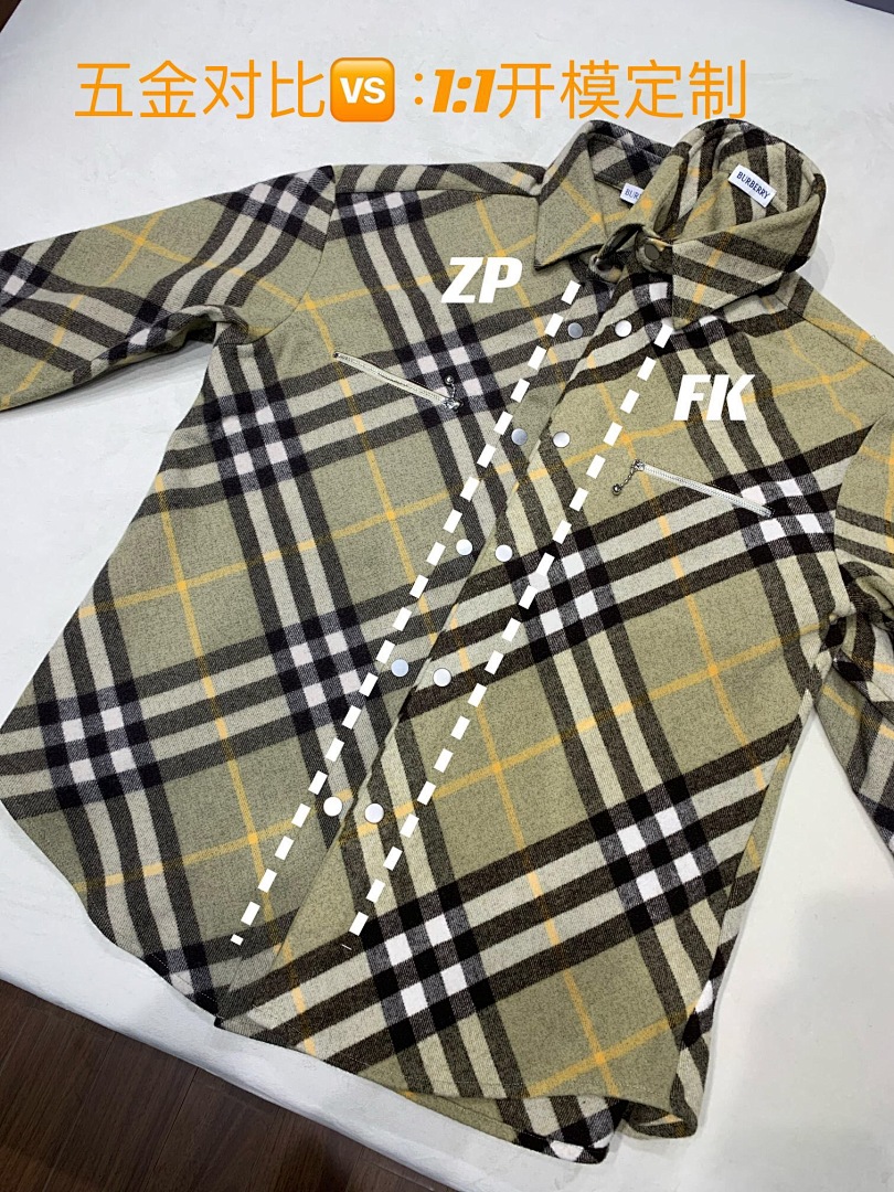 Burberry Plaid Fleece - Image 4