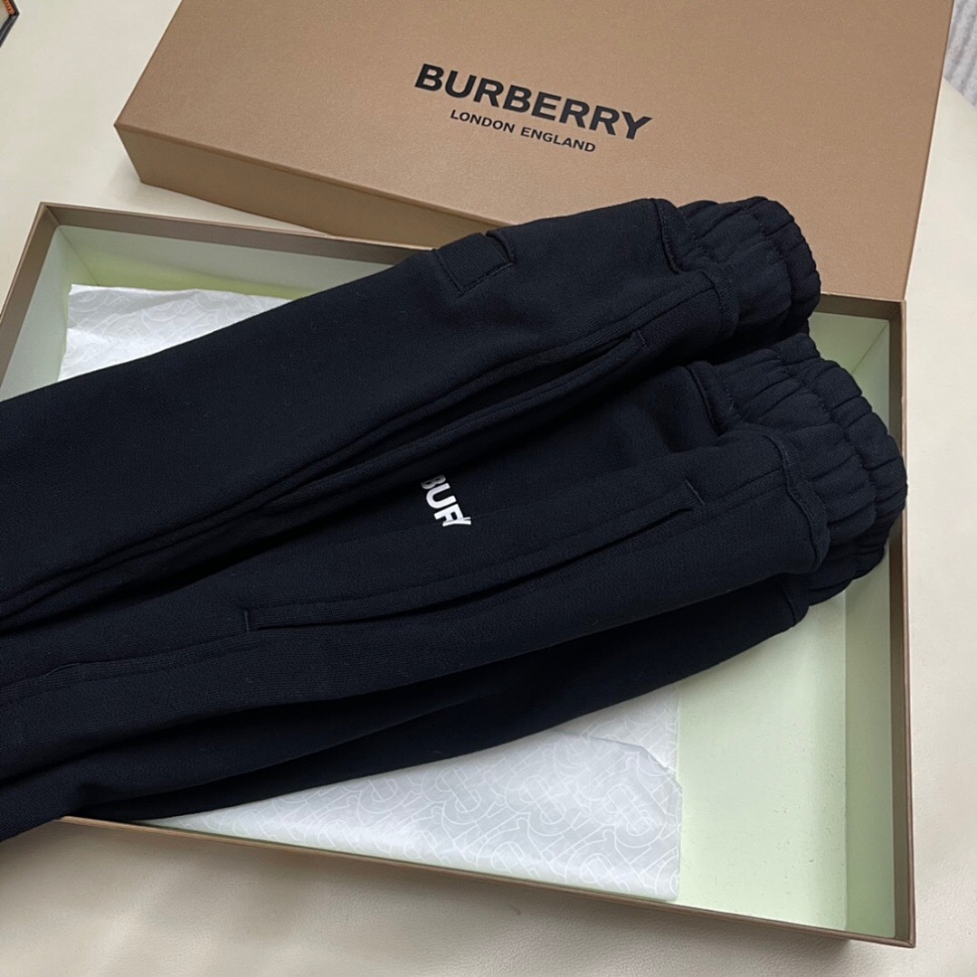 Burberry White Logo Print - Image 9