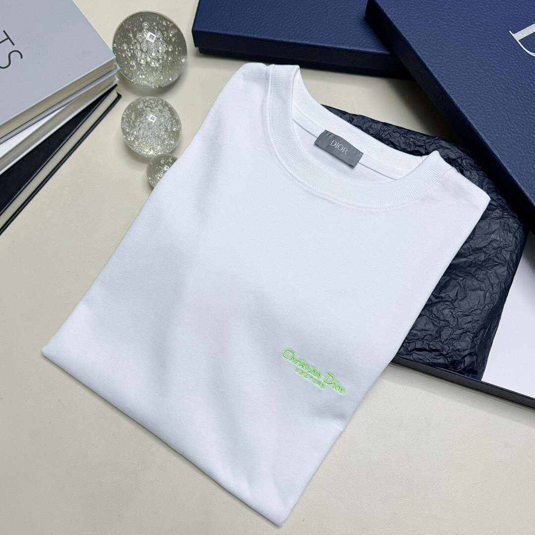 Unbranded DR Green Small Embroidered Short Sleeve - Image 4