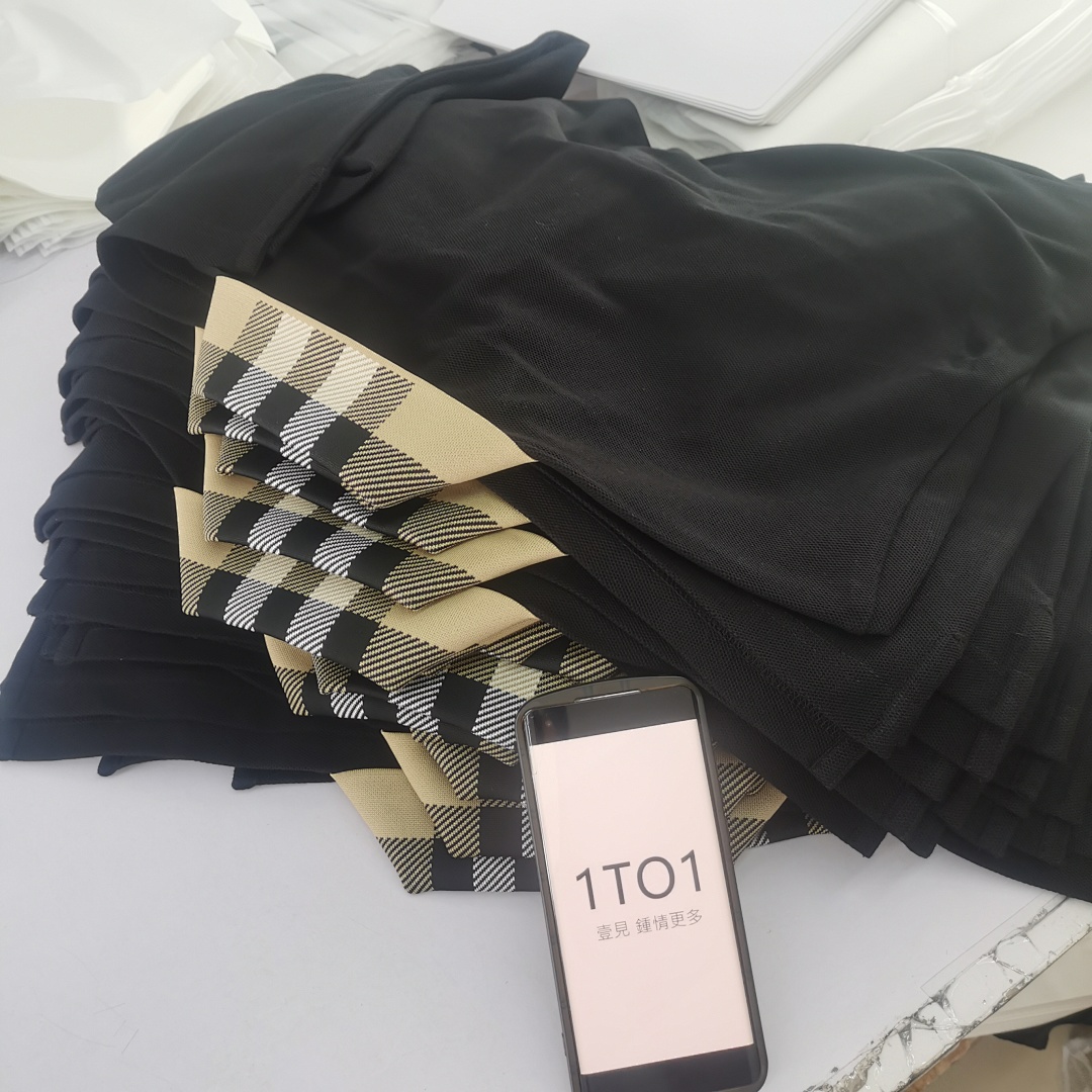Burberry Plaid Collar POLO (Black) - Image 2