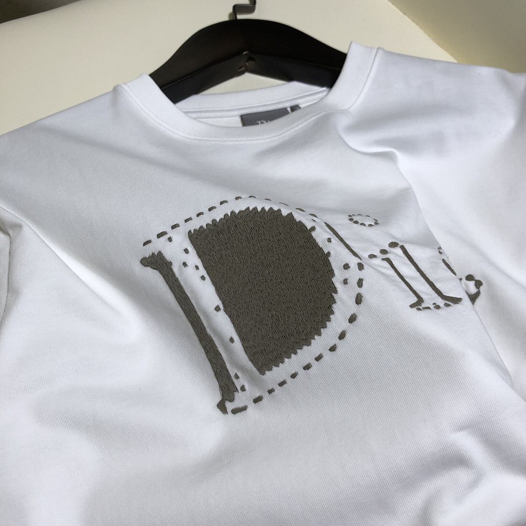Unbranded Dr Big Embroidered T (White) - Image 6