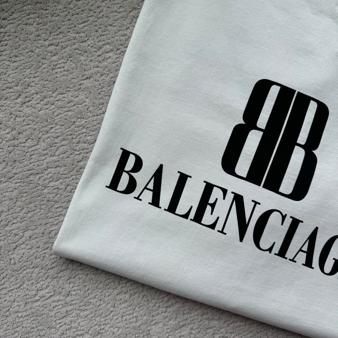 Balenciaga BB Print T - Image 11