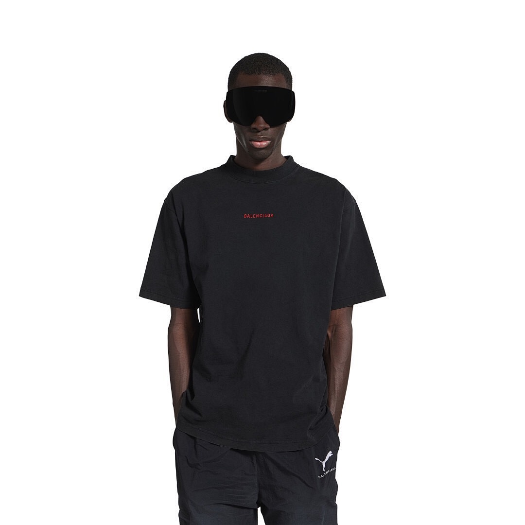 Balenciaga Red Embroidered T - Image 13