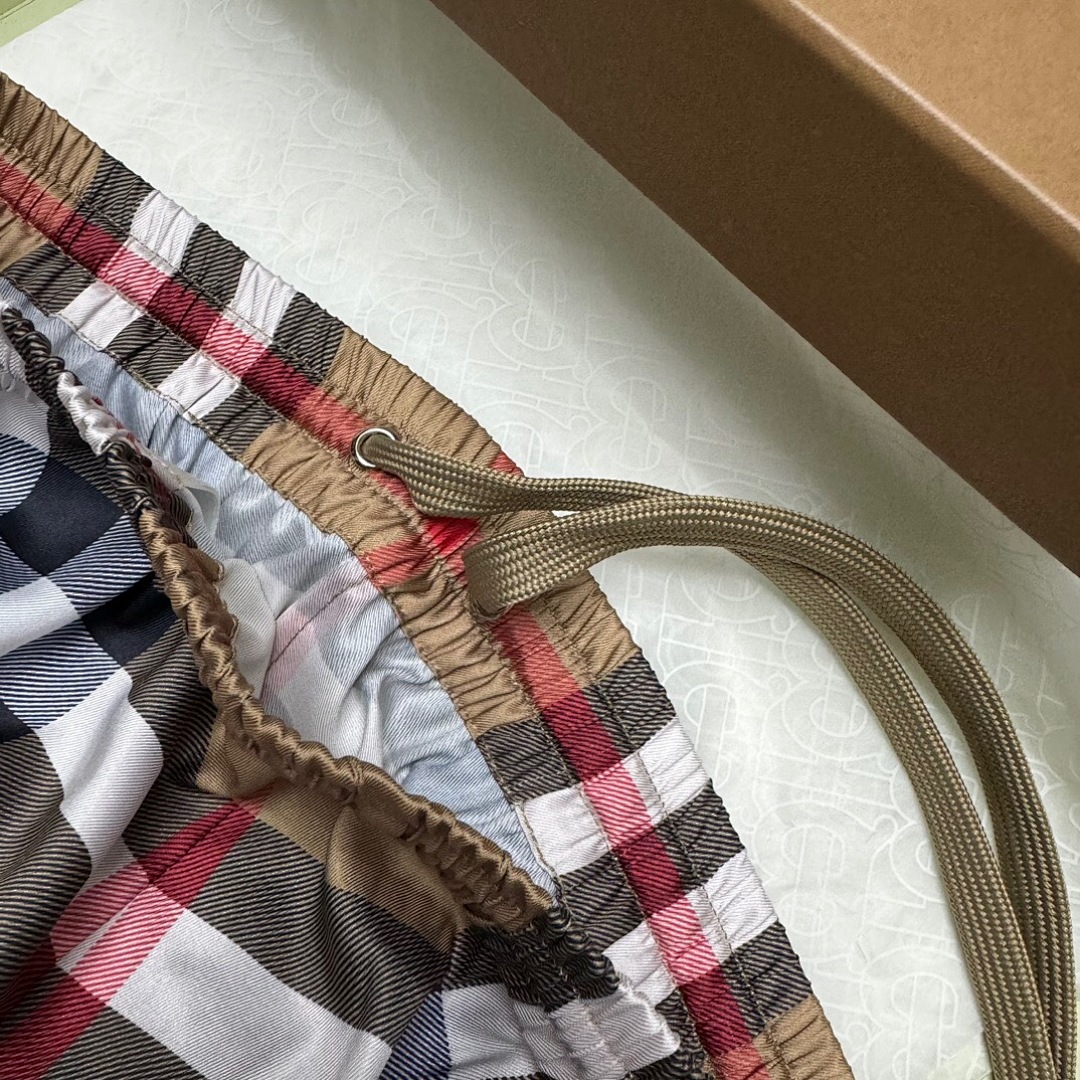 Burberry BR Big Plaid Short - Image 7
