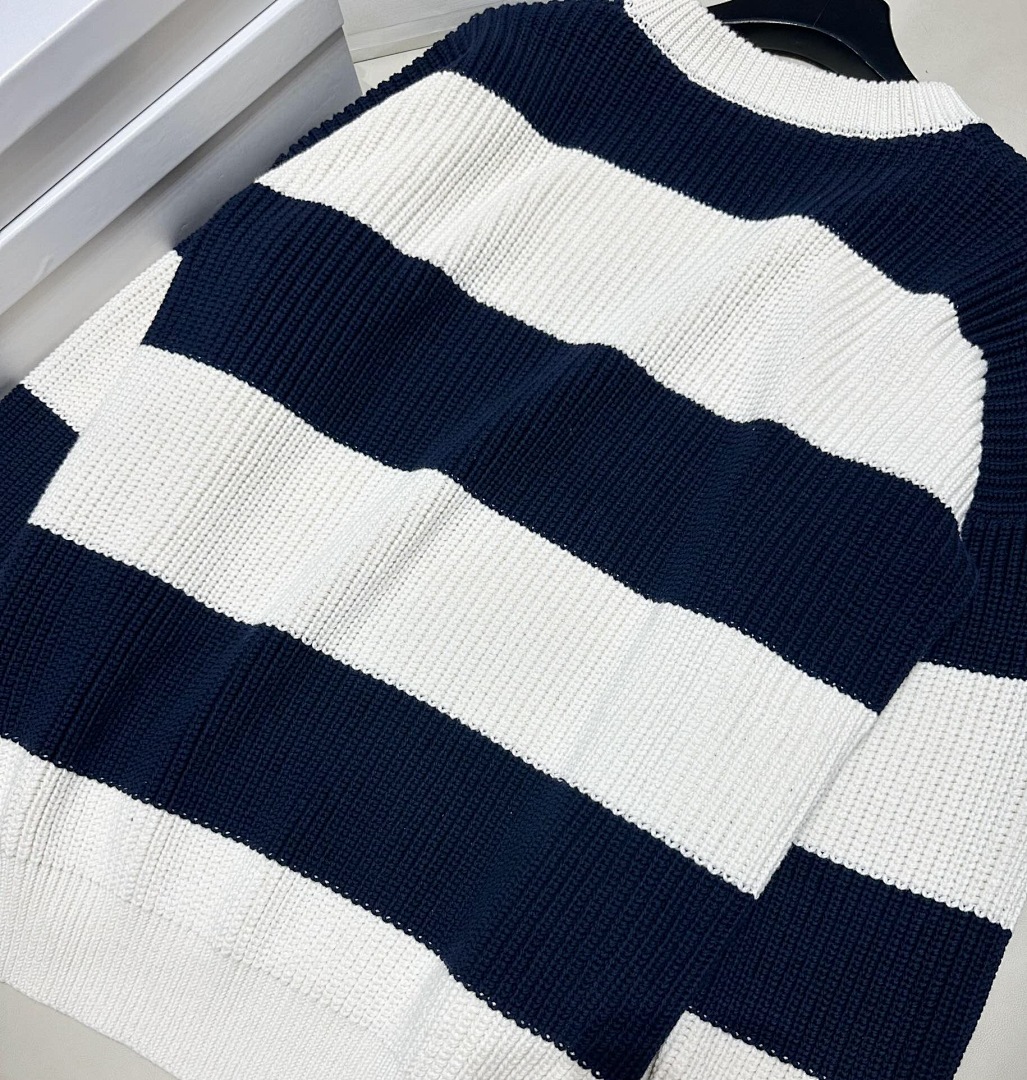 Celine C Striped Fleece - Image 10