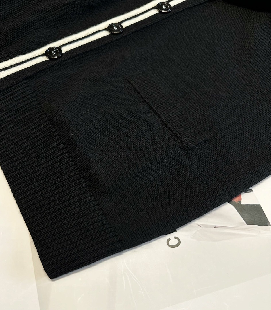 Celine C Fleece - Image 7