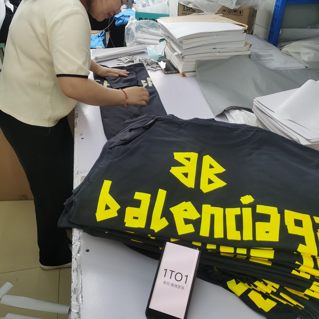Balenciaga BA Gum Strap Short Sleeve - Image 12