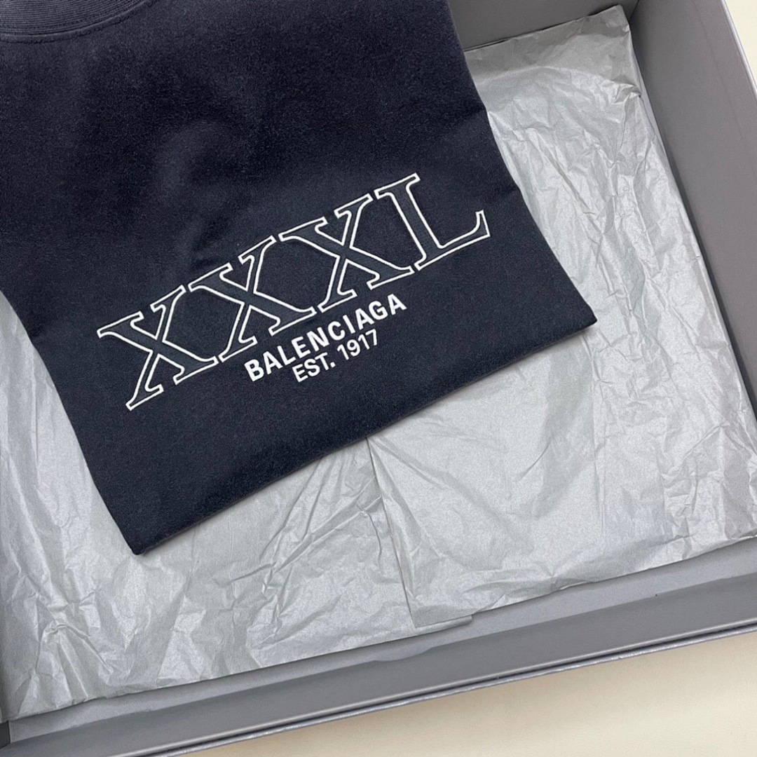 Balenciaga XXXL Short Sleeve - Image 8