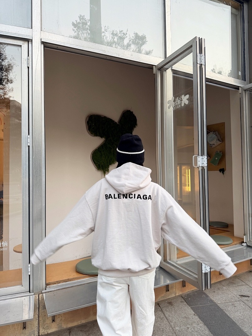 Balenciaga Apricot - Image 18
