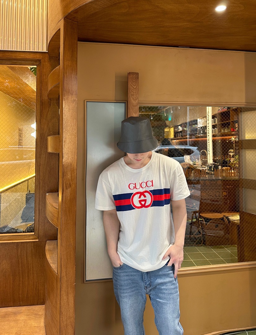 Gucci Red Blue Double G Short Sleeve - Image 12
