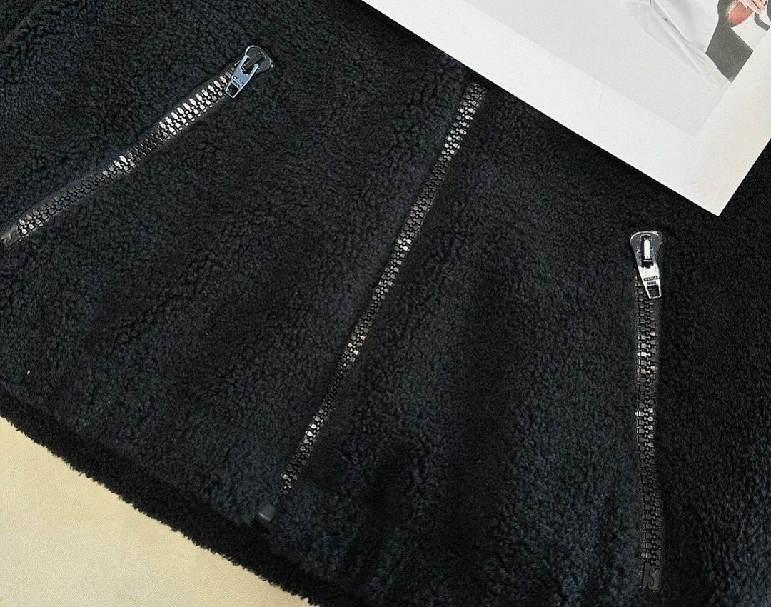 Celine Fleece - Image 6