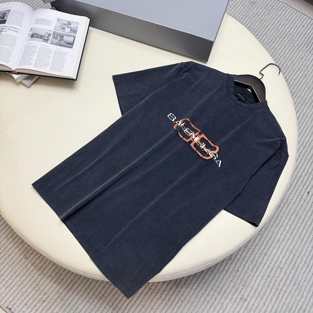 Balenciaga Print T - Image 5