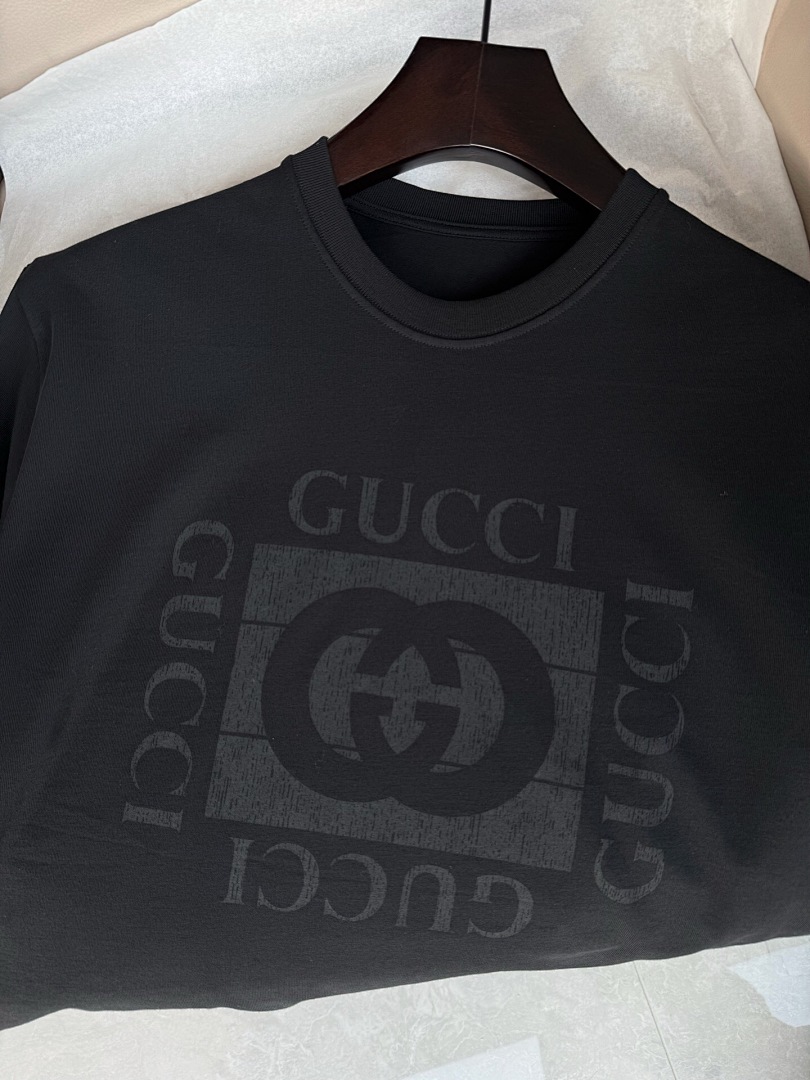 Gucci Black Gradient Print T - Image 7