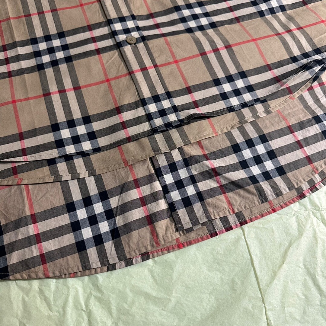 Burberry Short Sleeve - Image 13