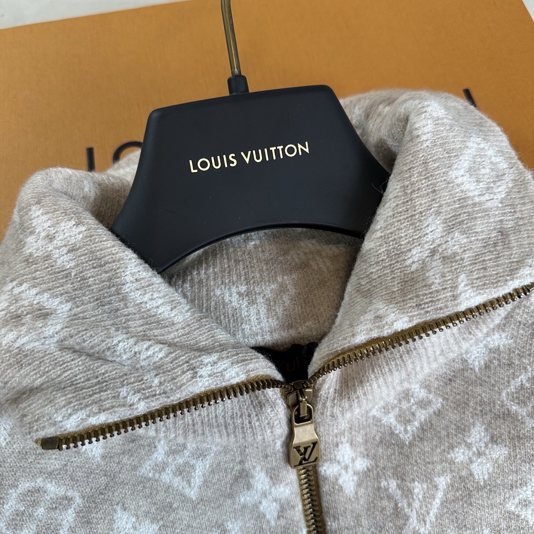 Unbranded Wool Blend Half Zip Sweater - Image 5