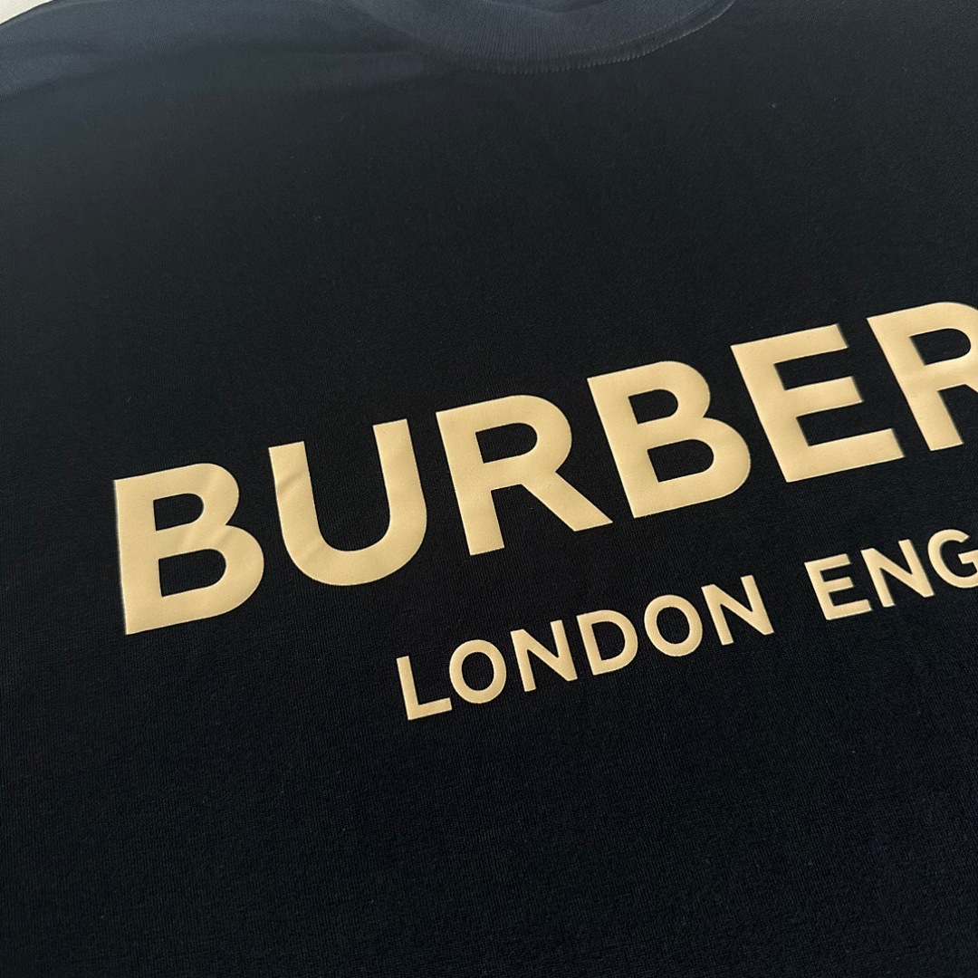 Burberry BU Gold Print T - Image 8