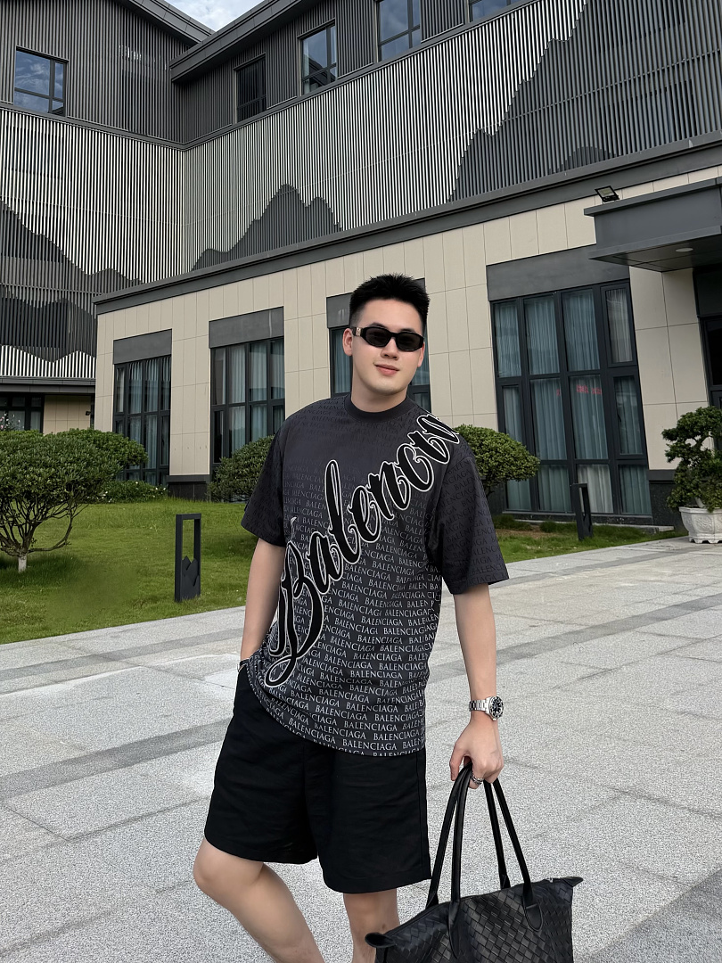 Balenciaga Print Big Embroidered T - Image 19