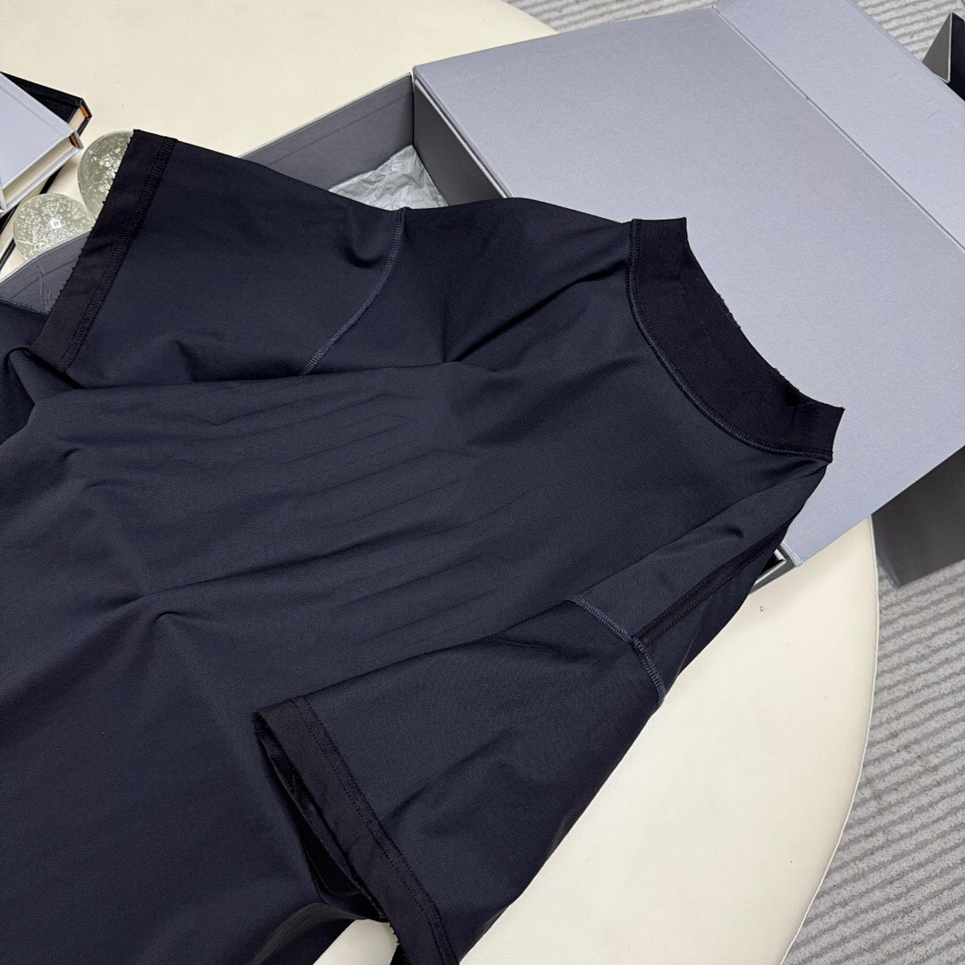 Balenciaga NOLOGO Print Short Sleeve - Image 8