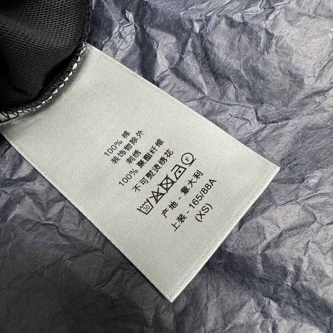Unbranded D Embroidered Short Sleeve - Image 11
