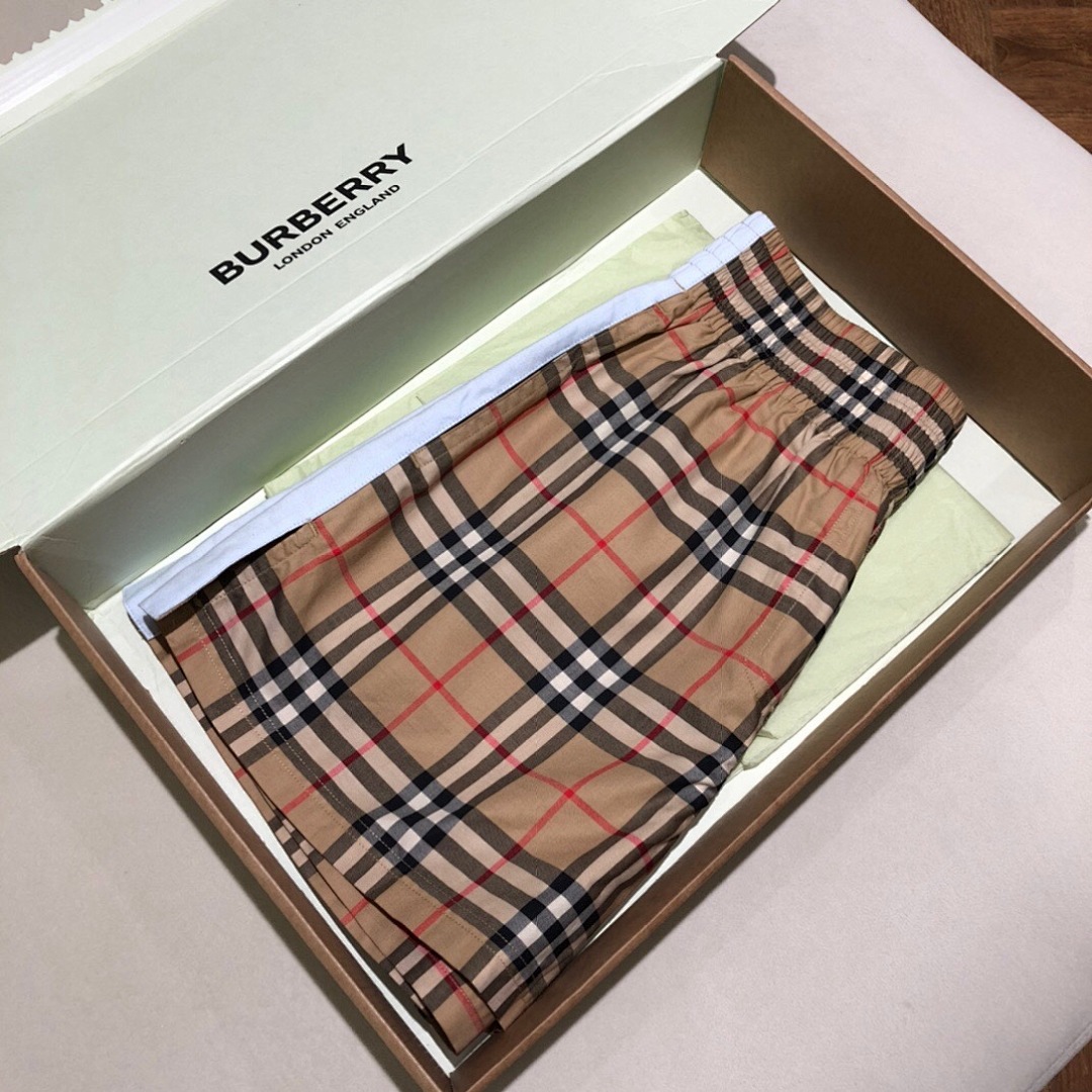 Burberry White Short (Women) - Image 9