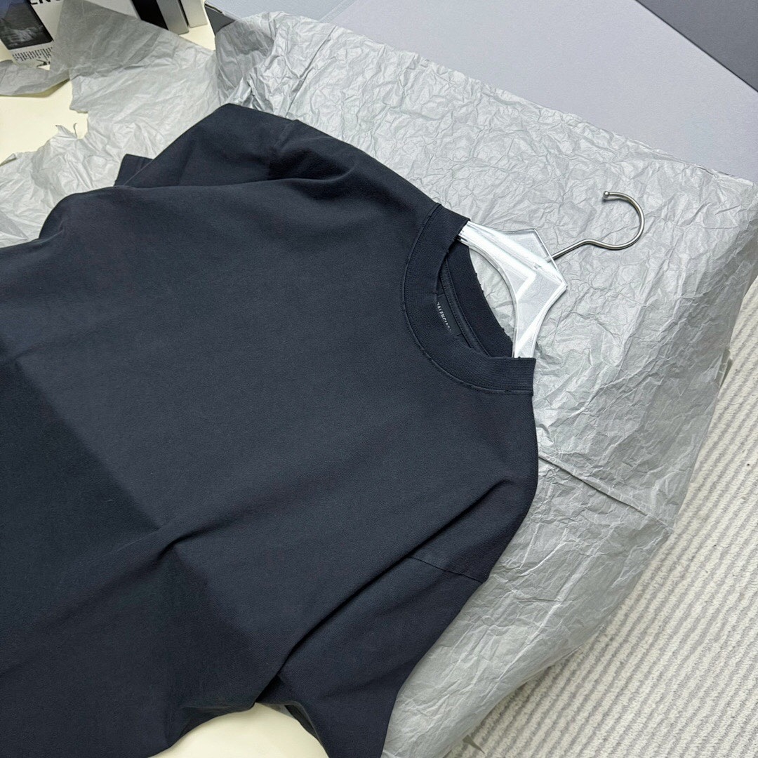Balenciaga Print Short Sleeve - Image 4