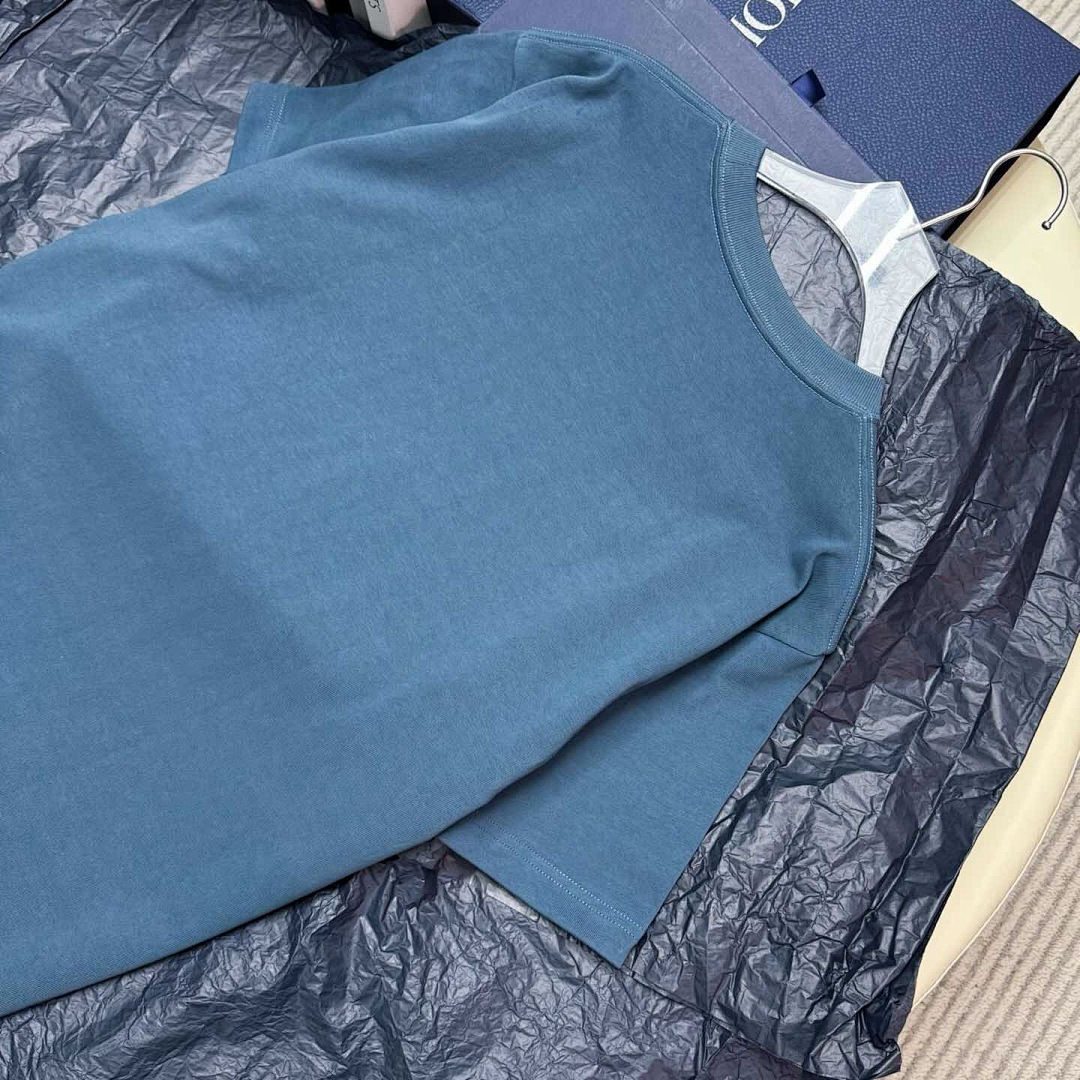 Unbranded DR Short Sleeve - Image 4