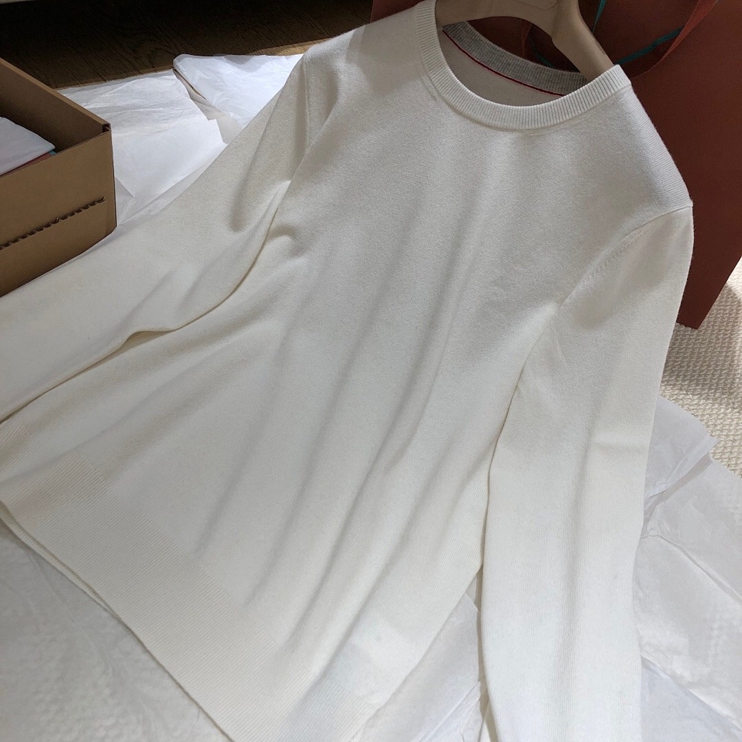 Unbranded Mountain Velvet Fleece (White) - Image 4