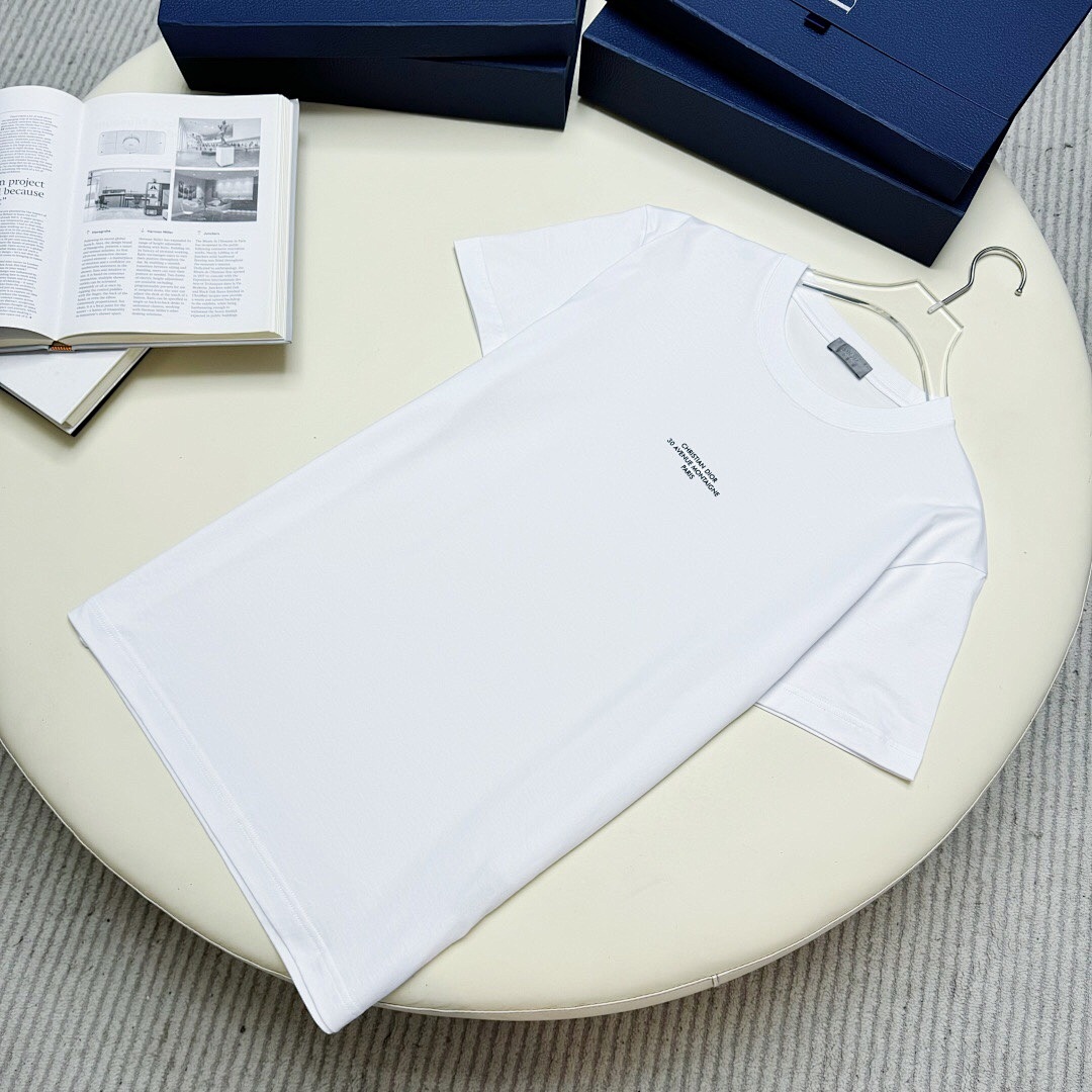 Unbranded DR Small Print T (White) - Image 9