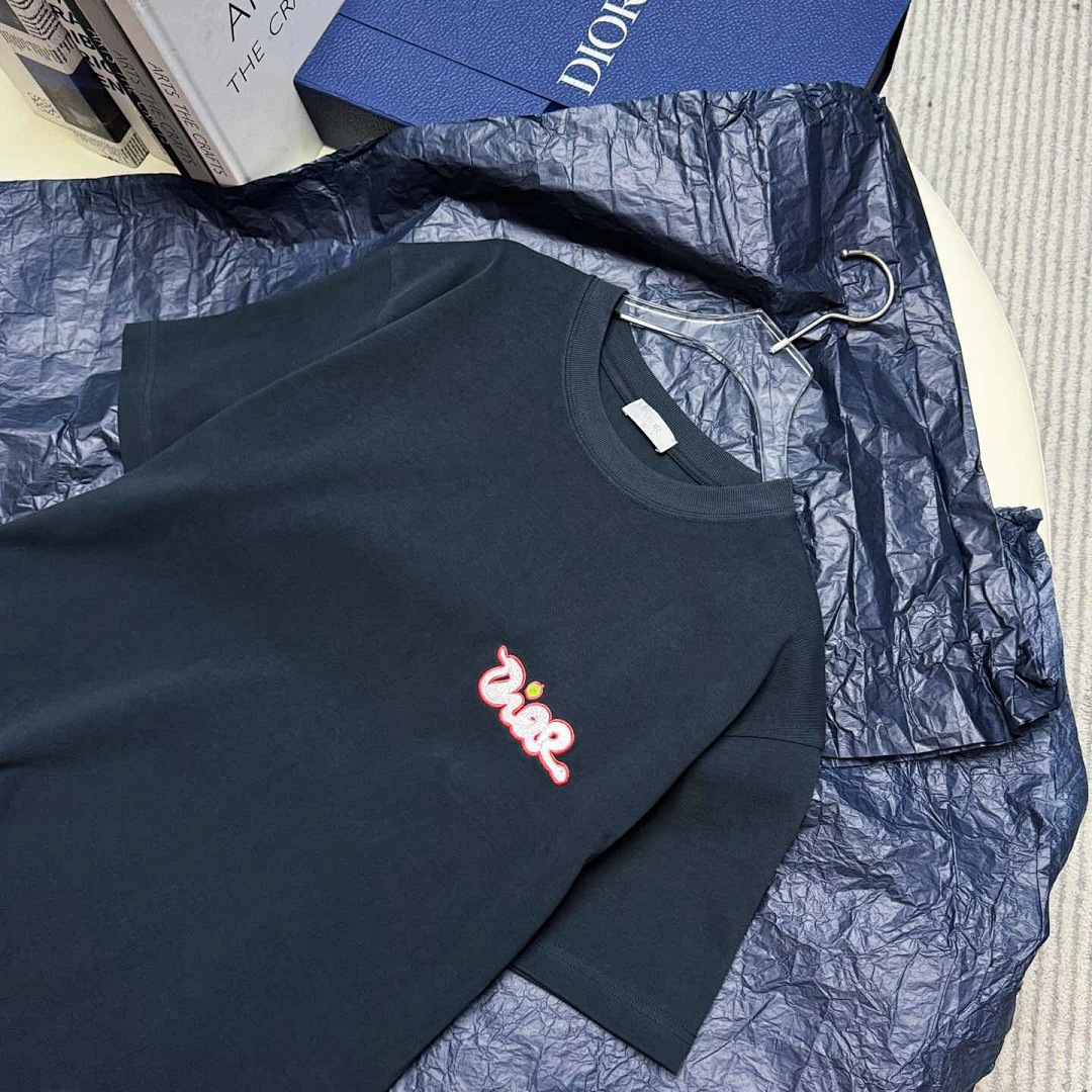 Unbranded DR Embroidered T - Image 5