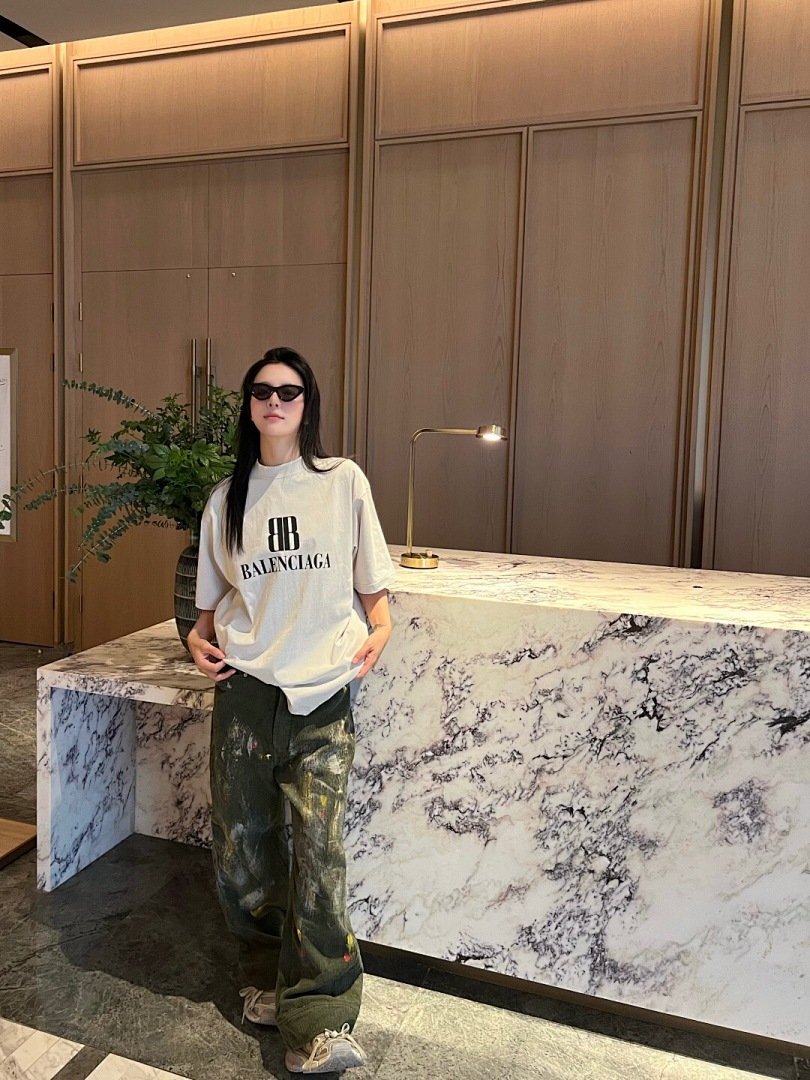 Balenciaga BB Print T - Image 15