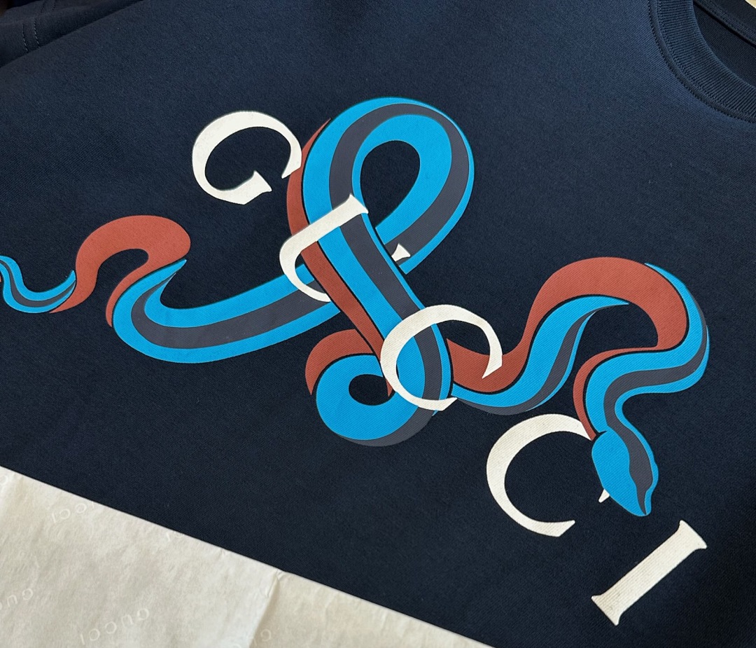 Gucci Limited Exclusive T - Image 6