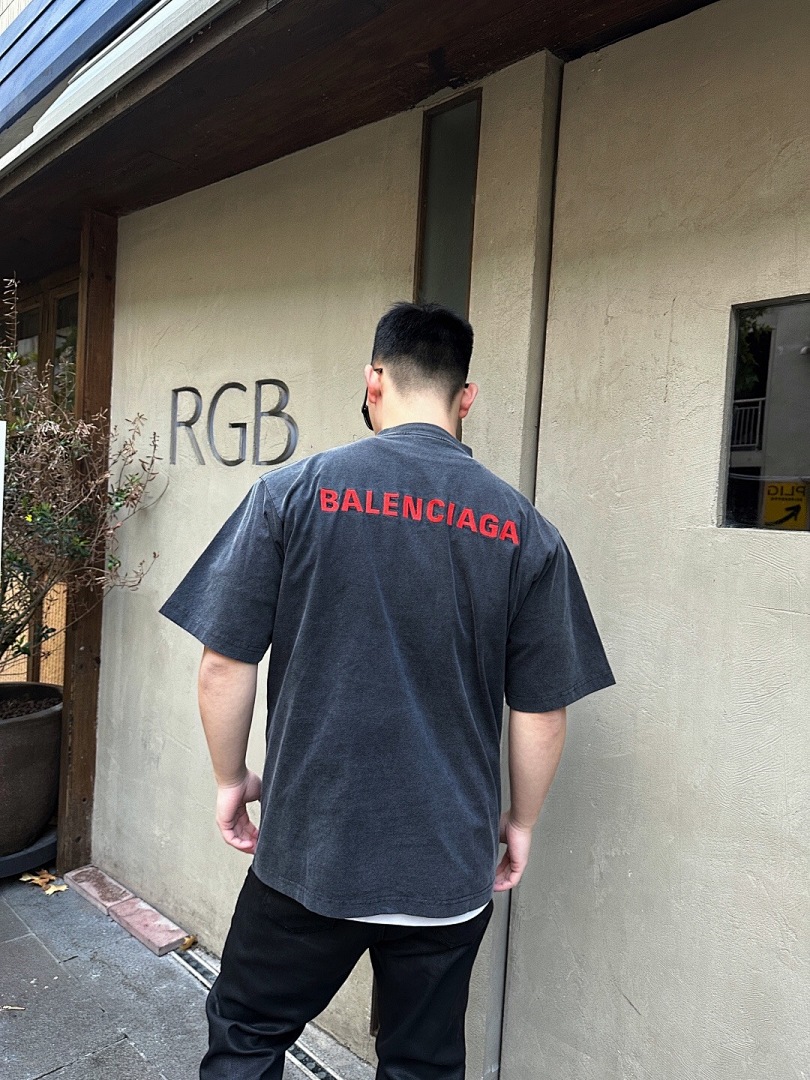 Balenciaga Red Embroidered T - Image 21