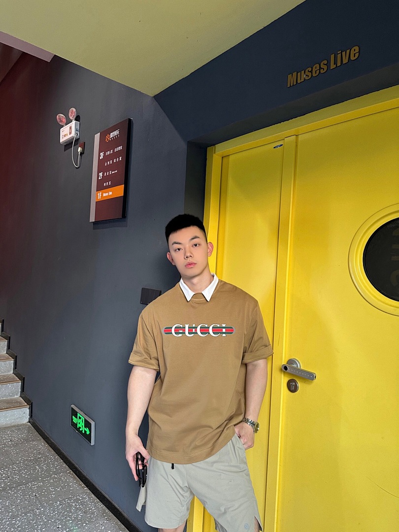 Gucci Leather Strap Print Short Sleeve - Image 15