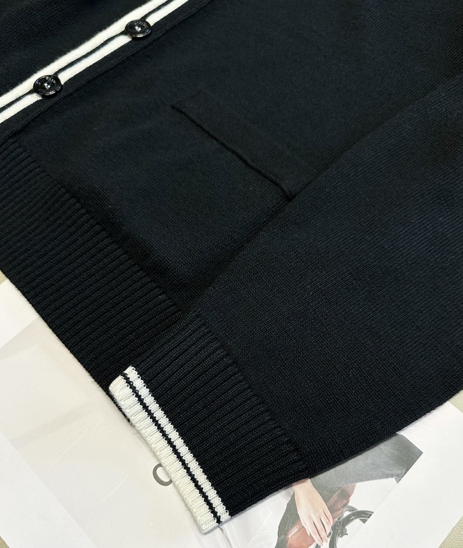 Celine C Fleece - Image 5