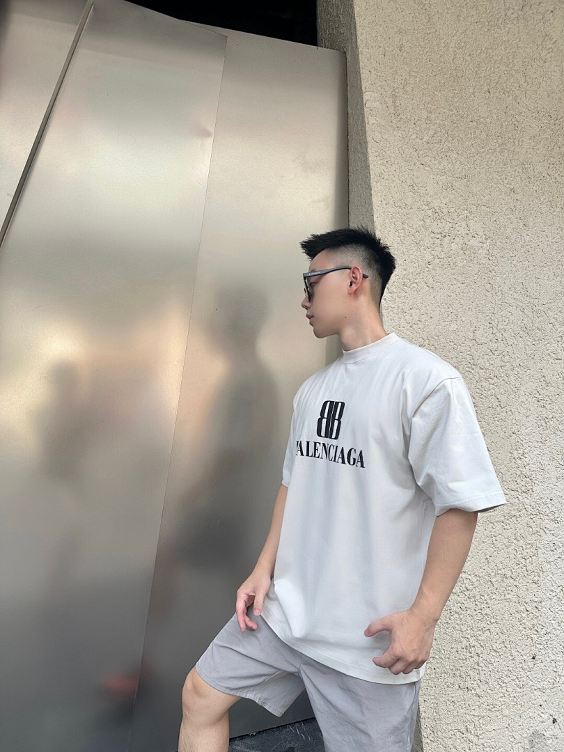 Balenciaga BB Print T - Image 20