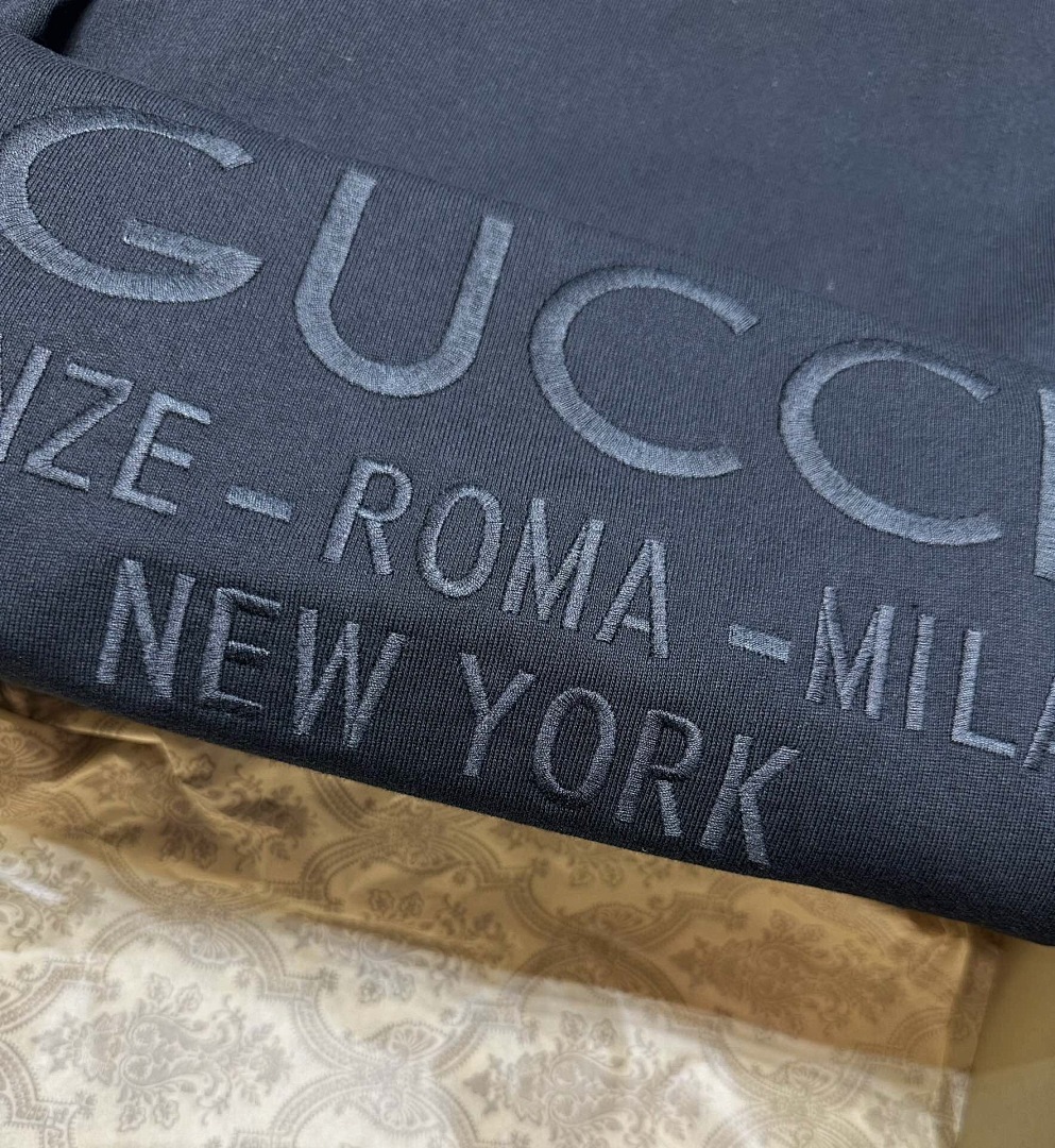 Gucci GU City Embroidered Short Sleeve (Black) - Image 5
