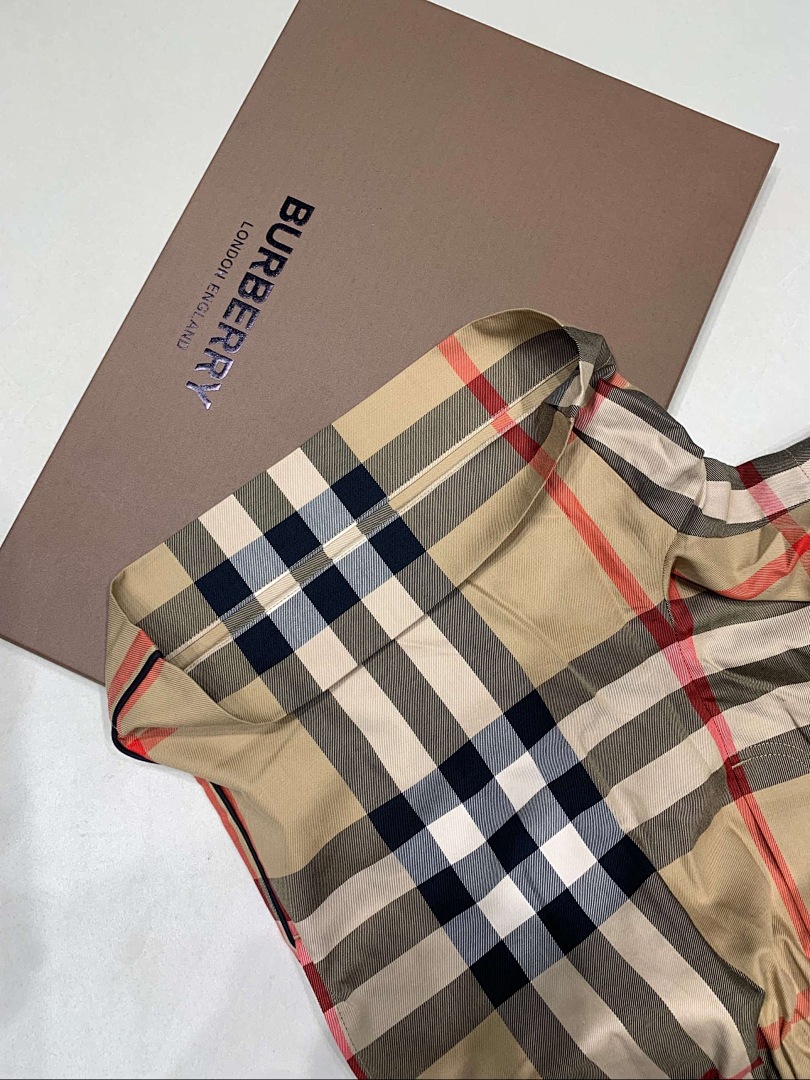 Burberry R Plaid Cotton Short (Women) - Image 12
