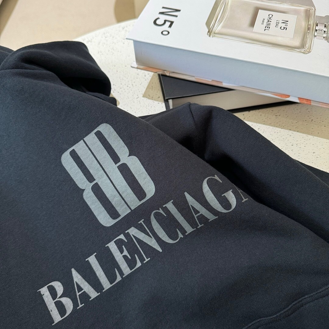 Balenciaga BB Print - Image 9