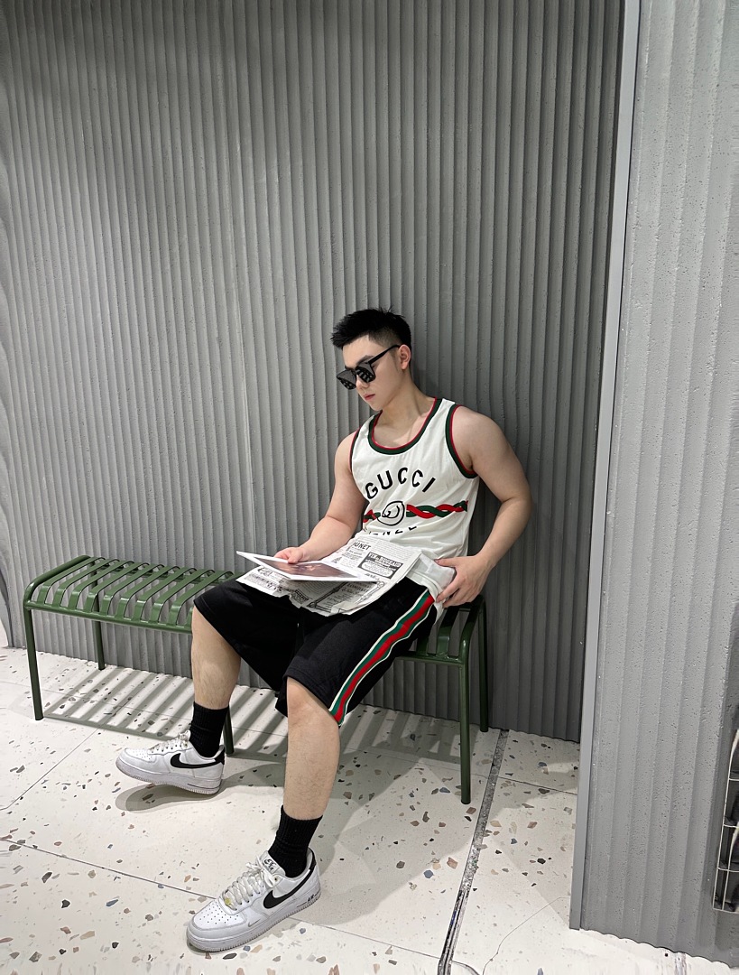 Gucci GU Red Green Strap Striped Short - Image 22