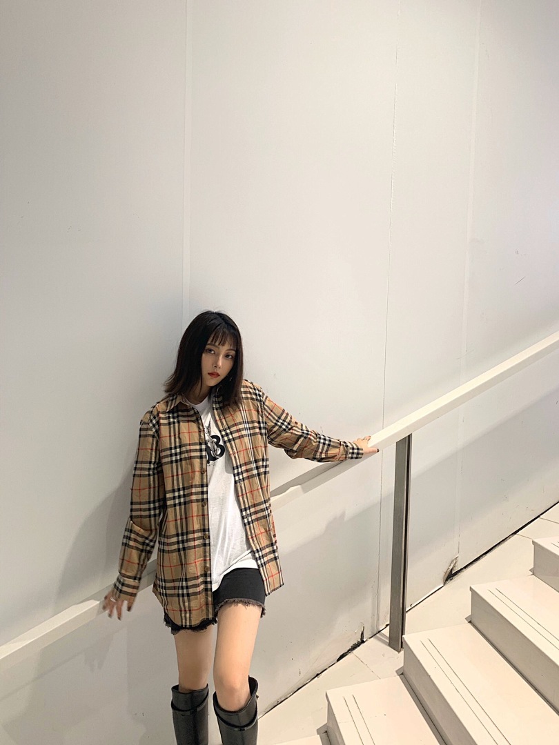 Burberry BR - Image 21