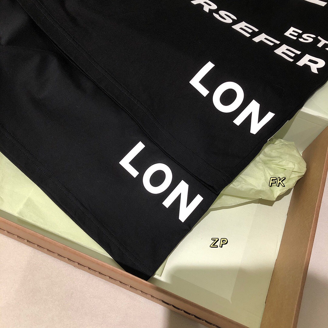 Burberry T - Image 13