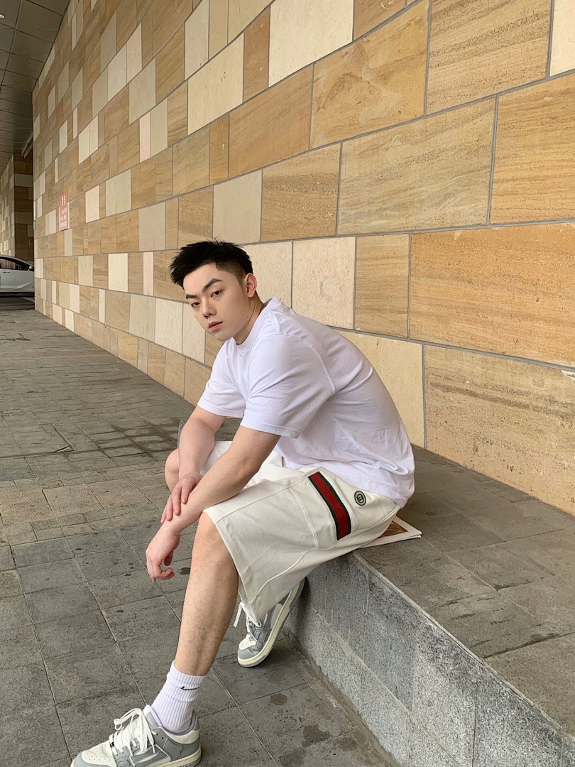 Gucci G White Strap Short - Image 16