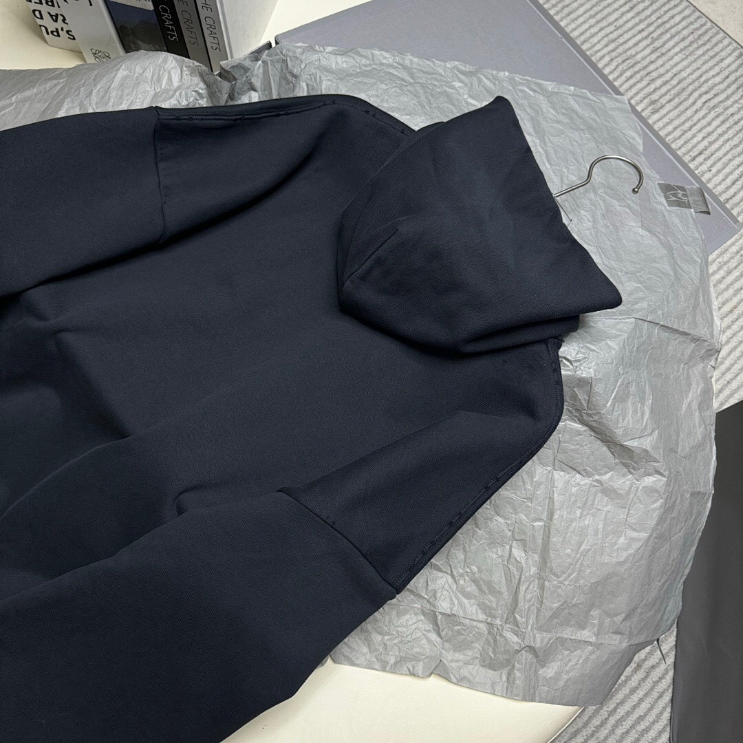 Balenciaga Reverse Print - Image 7