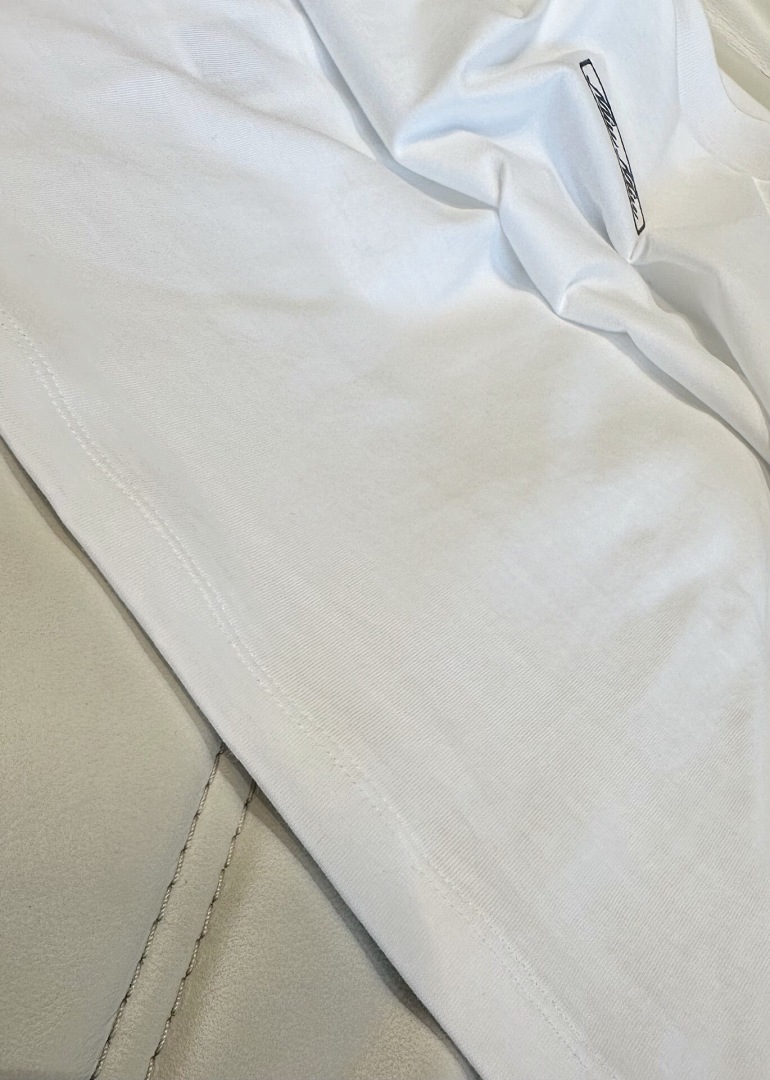 Unbranded MM Print Short Sleeve White (Women) - Image 9