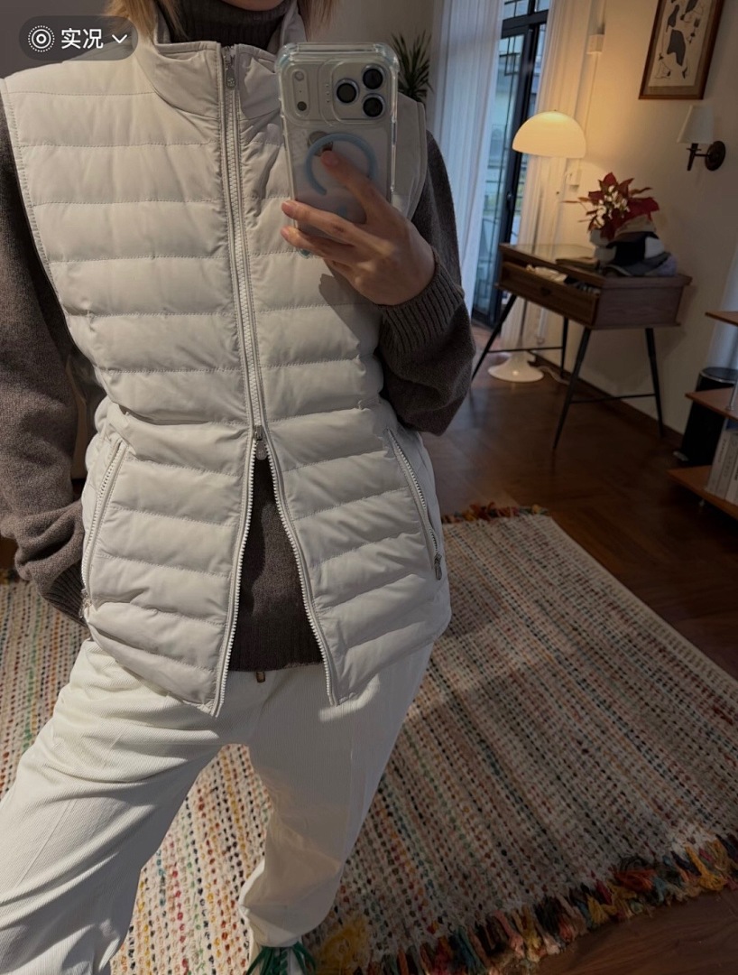Unbranded Velvet Vest (White) - Image 8