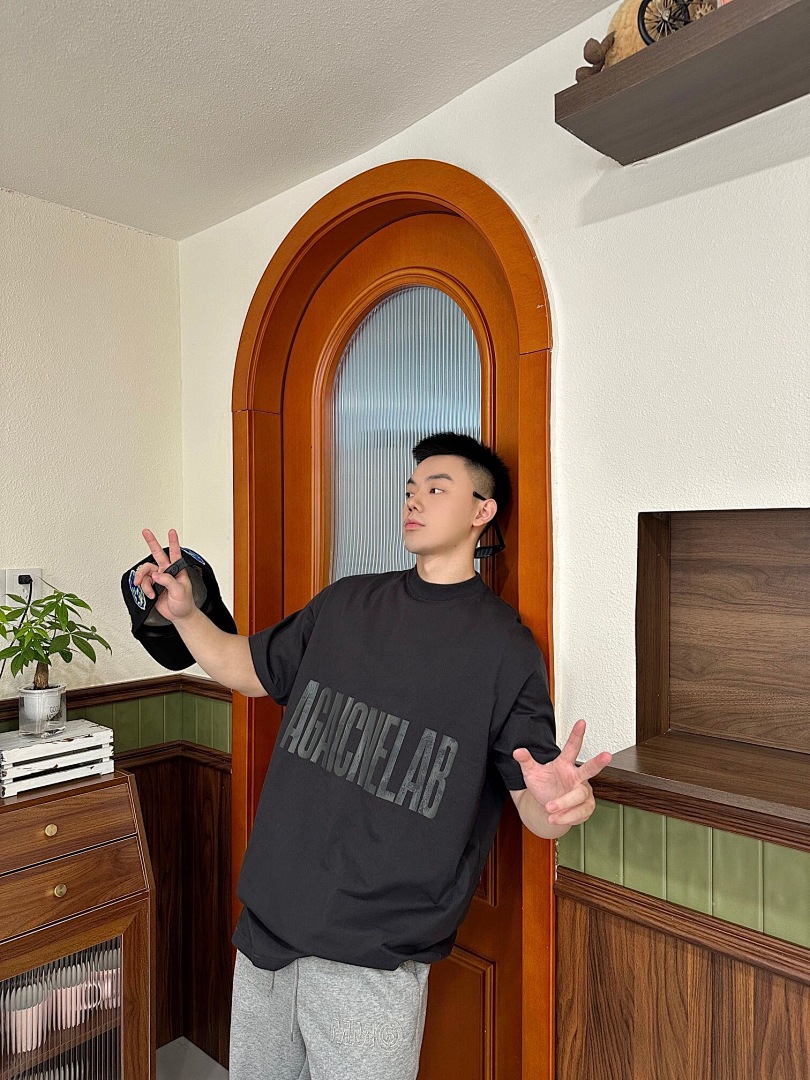 Balenciaga Reverse Print Short Sleeve - Image 15