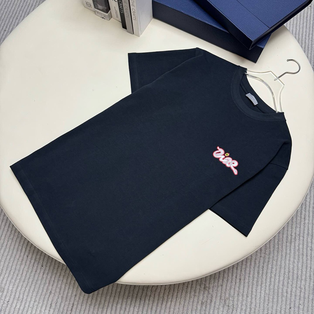 Unbranded DR Embroidered T - Image 12