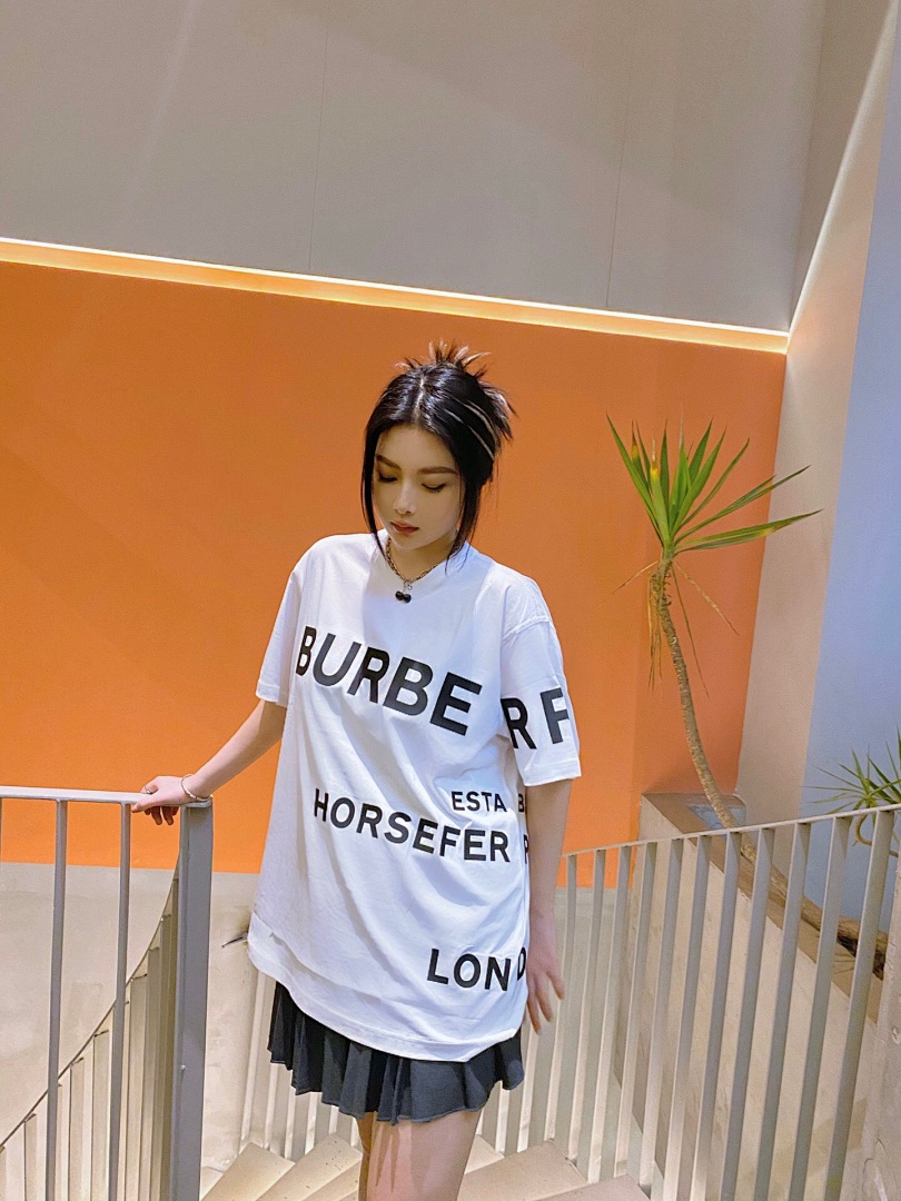 Burberry T - Image 13