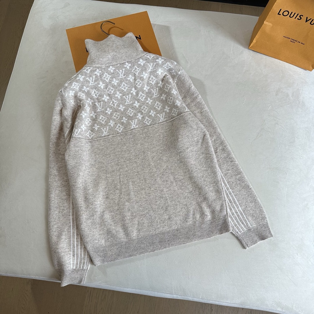 Unbranded Wool Blend Half Zip Sweater - Image 4