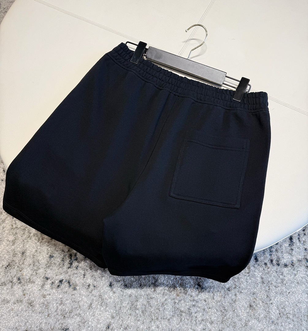 Burberry Label Short - Image 5
